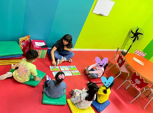 Kids&Us Claveria - Inglés para niños